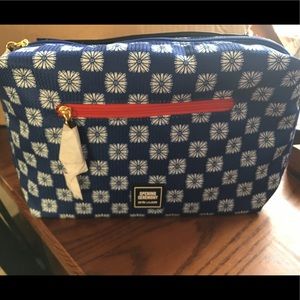 Large L’Oréal make up bag